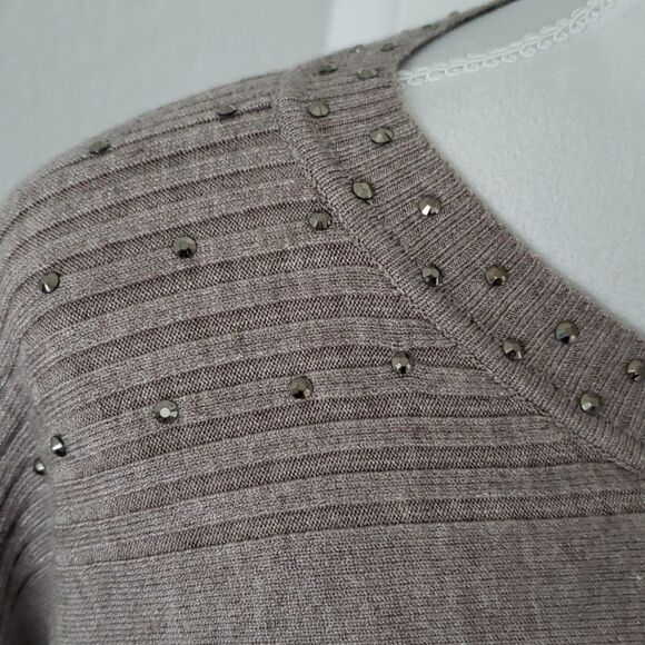 Liquid by Sioni Sweater - Picture 2 of 16